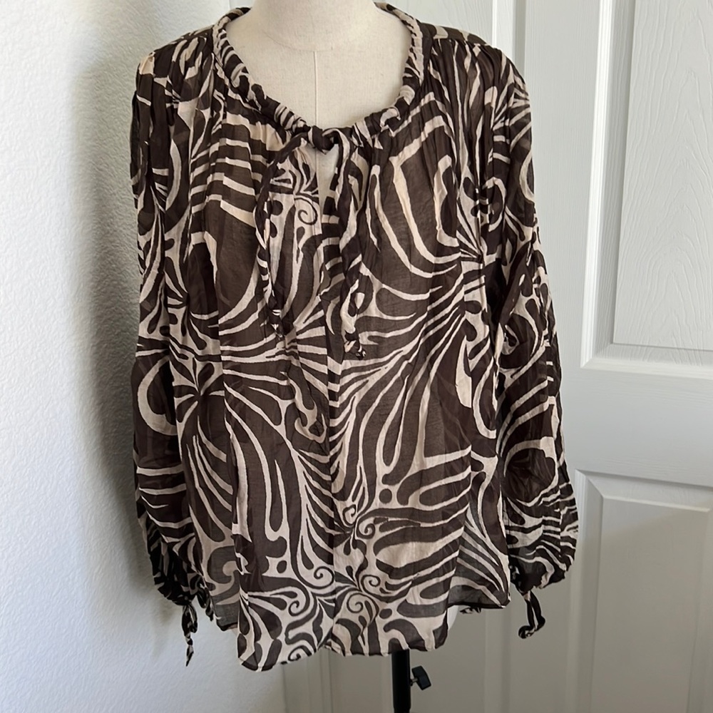Laurence Bras blouse.